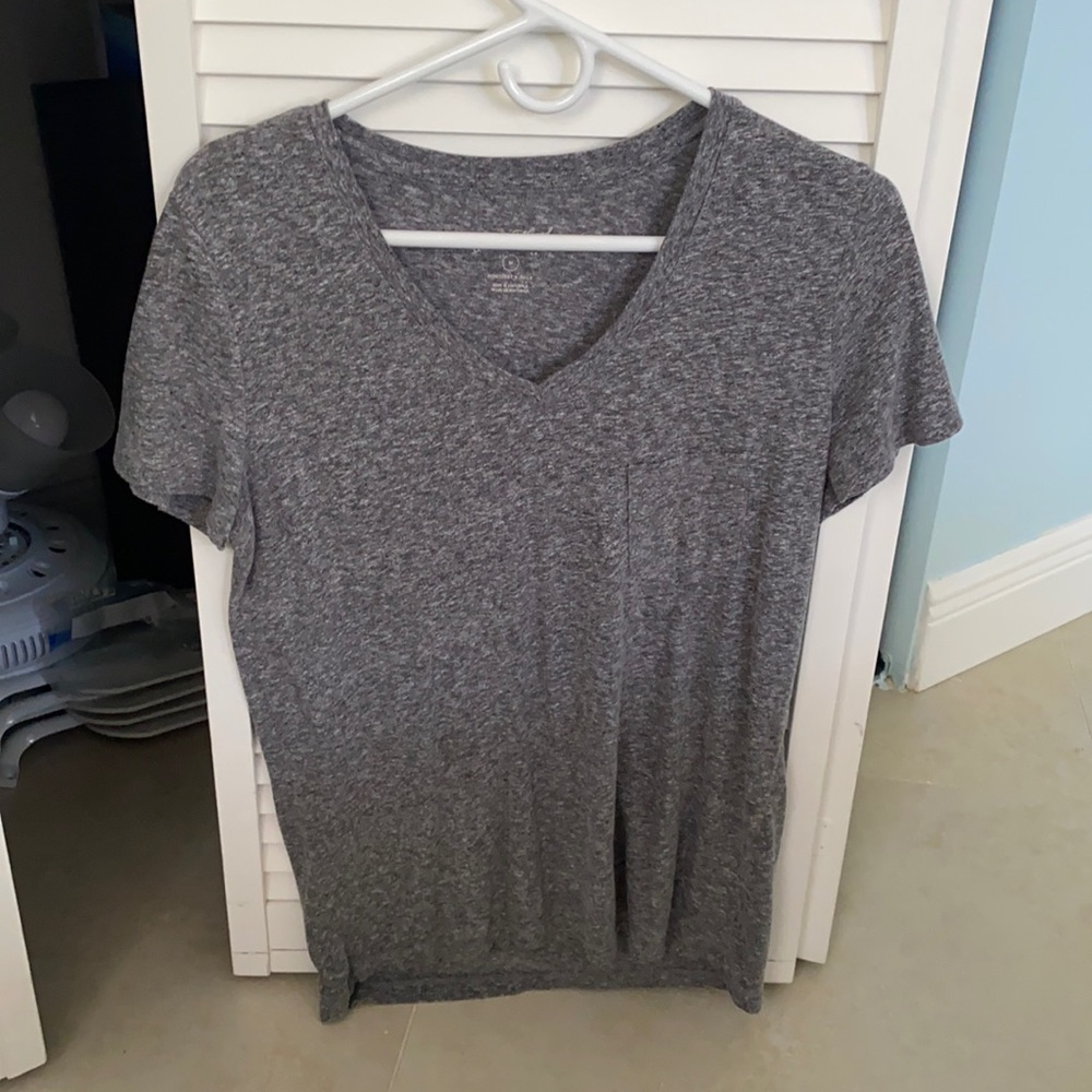 V-neck tshirt